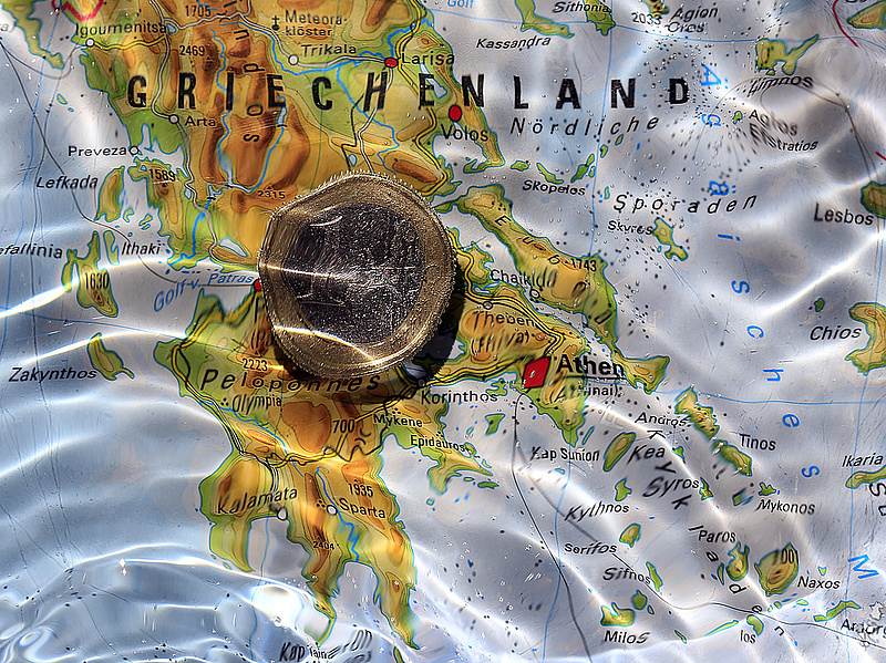 \"Rossz bankot\" alapítanak a görögök