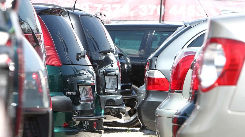 Borsot törnének az öreg autók vásárlóinak orra alá