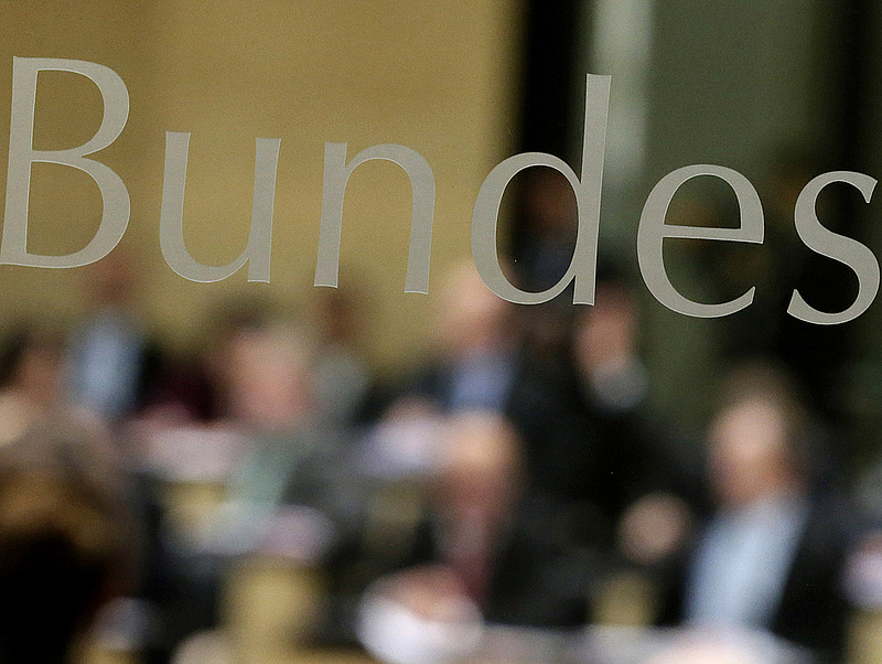 Megszavazta a német Bundesrat a menekültügyi csomagot