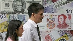 Bankroham Kínában, mindenki dollárba menekül