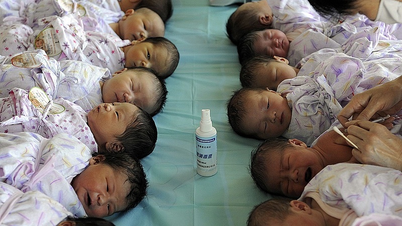 Átterjed-e fertőzött anyukáról az újszülöttre a koronavírus? - Ezt találták kínai orvosok