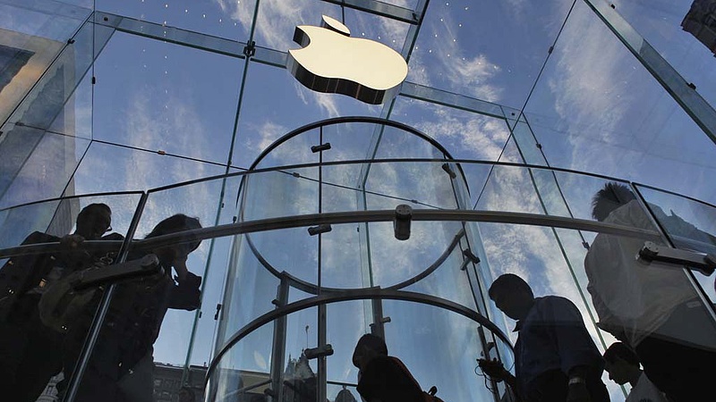Dollármilliókat vettek ki az Apple-főnök zsebéből