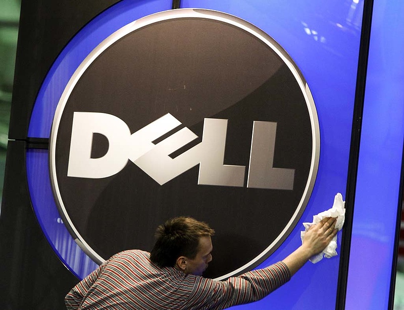 Durván esett a  Dell profitja