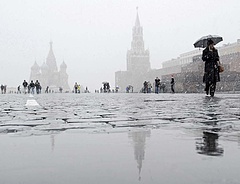 Estek a moszkvai tőzsdék, elindult az orosz segélyszállítmány