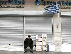 Zűrzavar az adóhivatalban, megszorításokat vár az IMF a kormánytól Görögországban