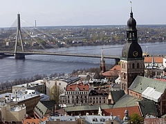 A Fitch felminősítette Lettországot