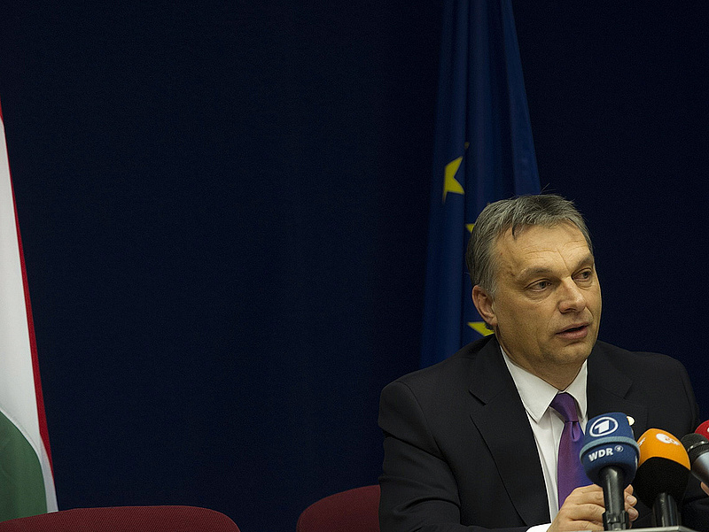 Orbán Viktor: Mindenki tartson ki!