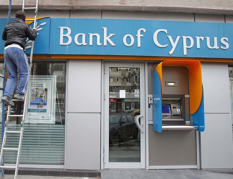 Megmenekültek a ciprusi bankok betétesei Romániában 