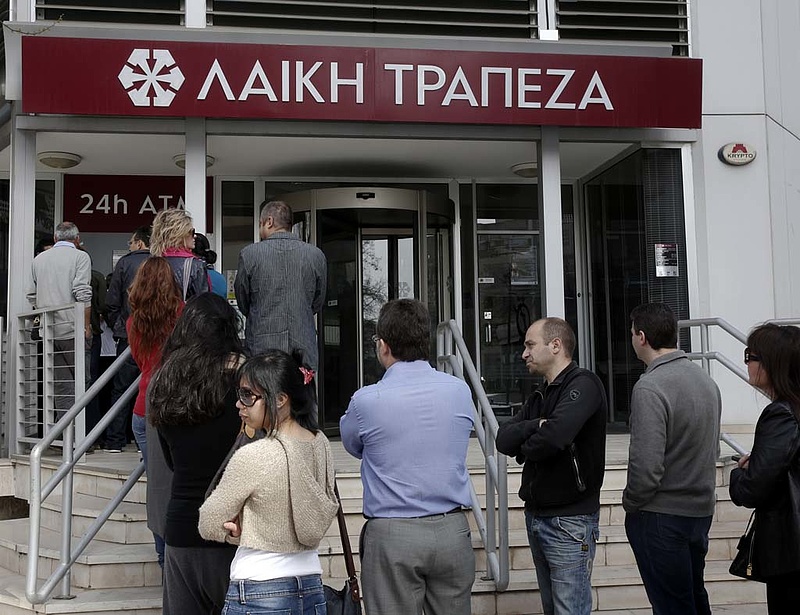 Kinyitottak a ciprusi bankok - Görögországban