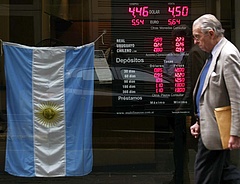 Feloldották a devizakorlátozásokat Argentínában