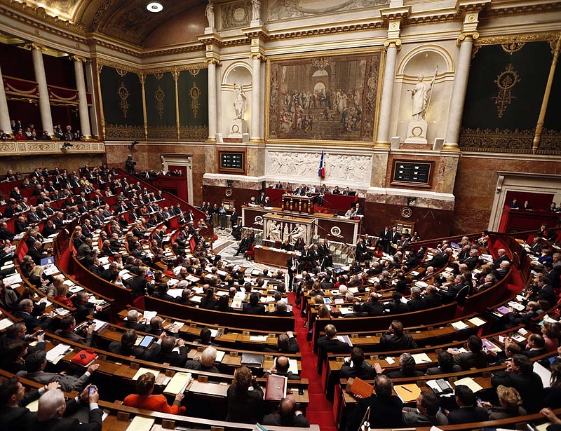 Bizalmat kapott az új francia kormány