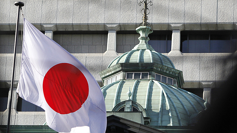 Brutális mennyiségű pénzt öntenének a japánok a gazdaságba