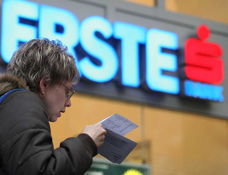 Jogerős az Erste Bank elleni ítélet - két hiteltermékénél megszüntették a pert
