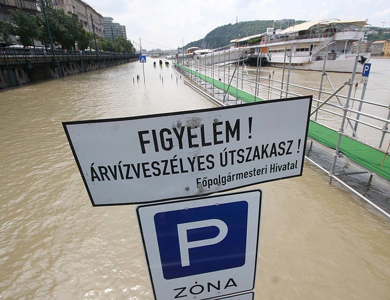 Jön az árvíz - keddtől lezárások Budapesten