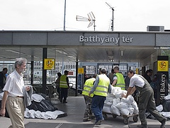 Tarlós: lezárják a Batthyány téri metróállomást
