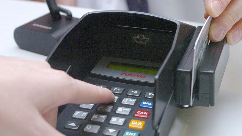 Baj van a kártyás fizetéseknél - az egyik szolgáltató rendszere akadozik 