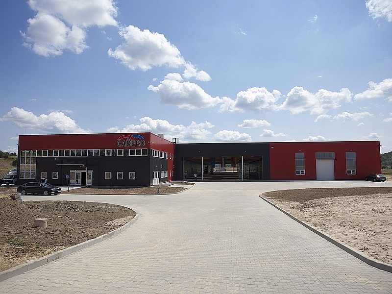 Új gyárat avattak Kaposváron