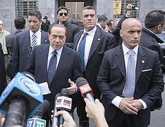 Itt a bírósági döntés! - Háziőrizetbe kerülhet Berlusconi