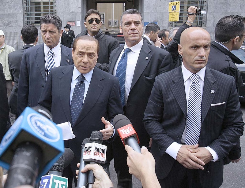 Szakad Berlusconi pártja