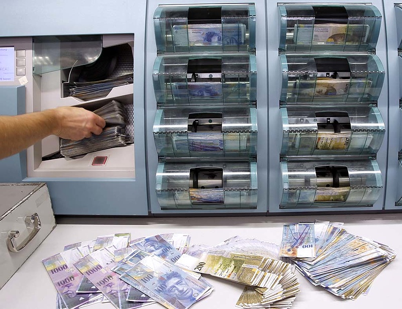 Betiltják a készpénzt? Ide vezethet a valutaháború 