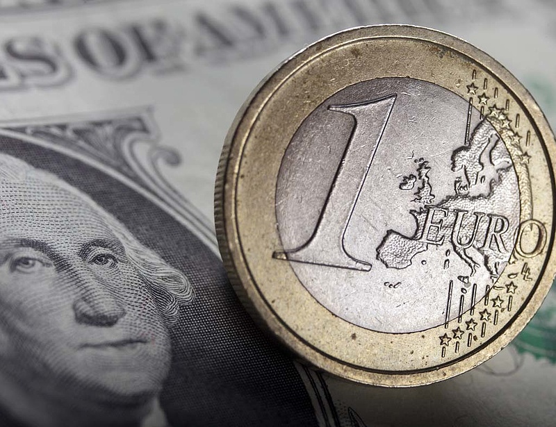 Nyolc és fél hónapos csúcson az euró a dollárhoz képest