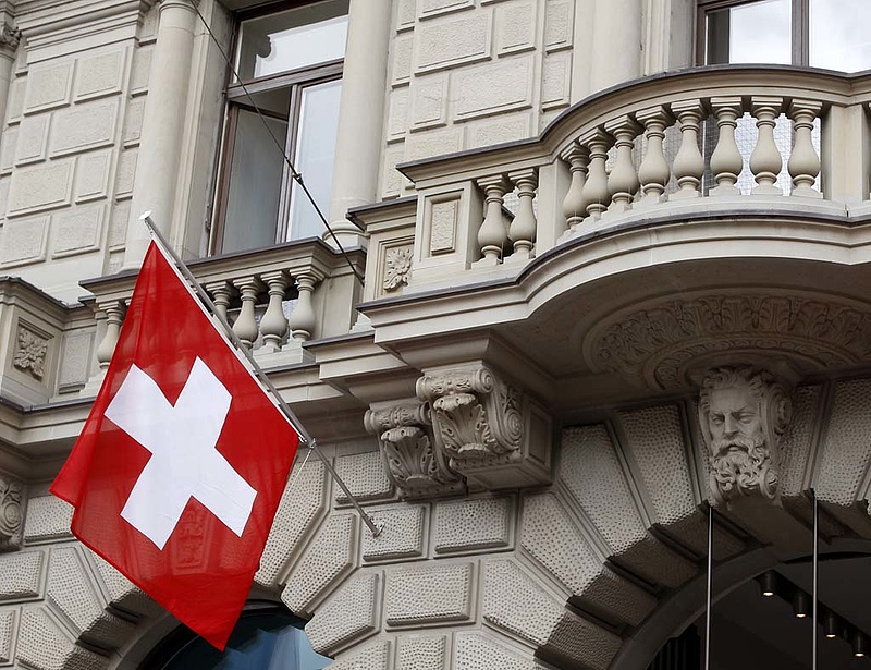 Megszólalt a svájci jegybank elnöke: ez vár a frankra