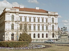 A Lánchíd Palotába költözik az orosz hátterű beruházási bank