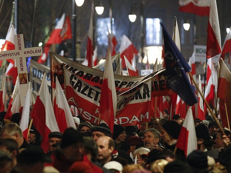 A lengyelek már válságstábot hoznának létre