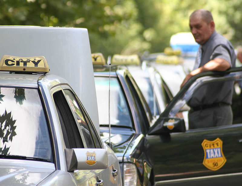 Megfeleződik a taxisok száma Budapesten