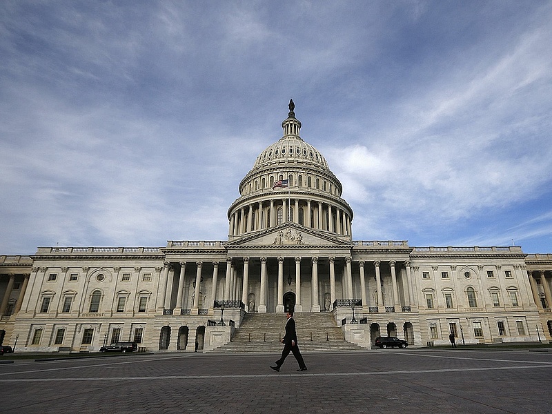 A szenátus jóváhagyta Rex Tillerson külügyminiszteri kinevezését 