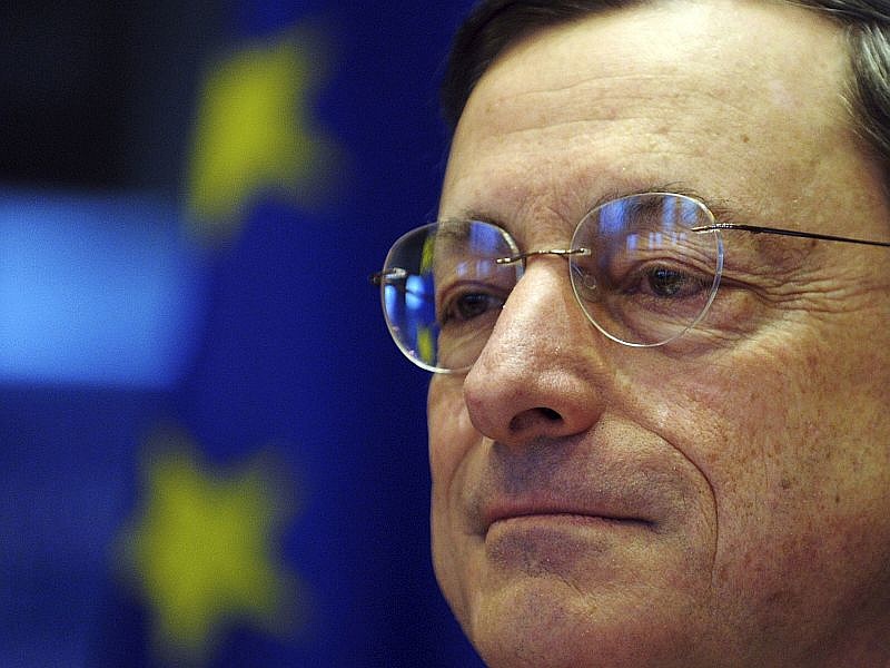Szárazon tarthatja a puskaport az ECB; Mario Draghi szavaira várnak a befektetők
