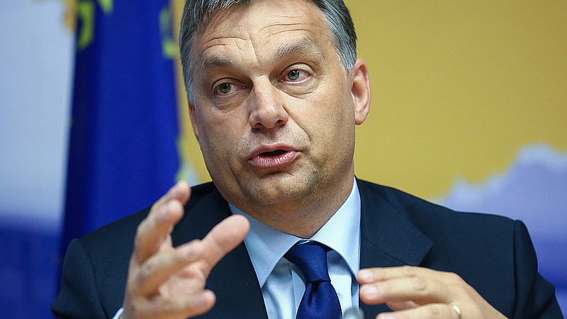 Menekültek: Orbán szerint Merkelék titkos paktumot kötöttek
