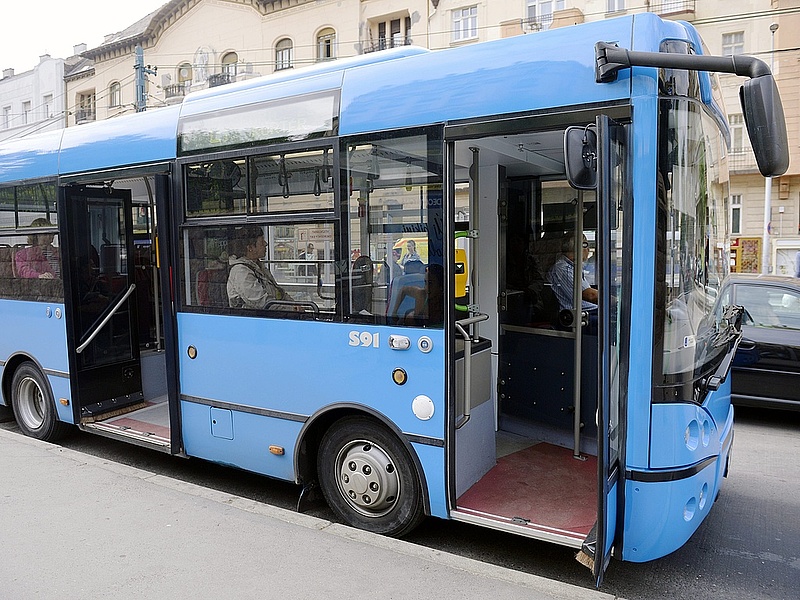 Új buszok, új kiszervezések a fővárosban