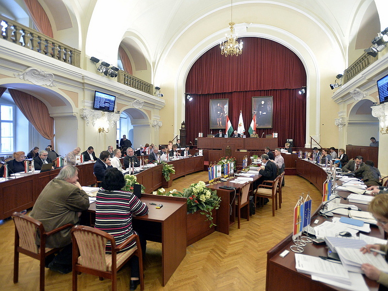 Rendkívüli ülést tart a Fővárosi Közgyűlés