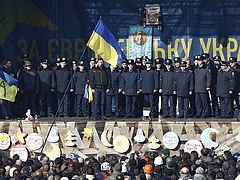 Kijev: csak a parlament hívhat be külföldi csapatokat