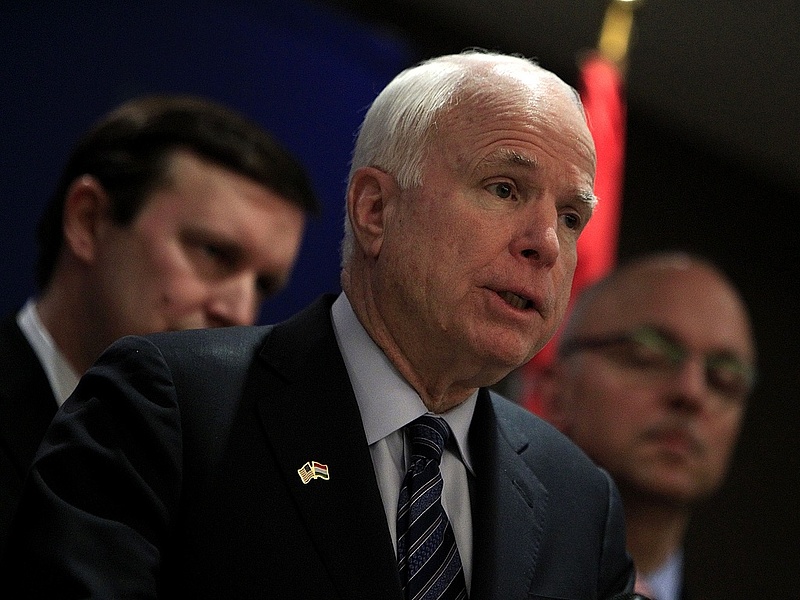McCain válaszlépéseket sürget az orosz agresszióra