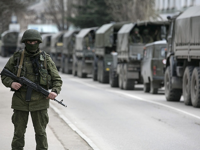 Az orosz katonák erővel próbálják az ukrán határőröket átállítani
