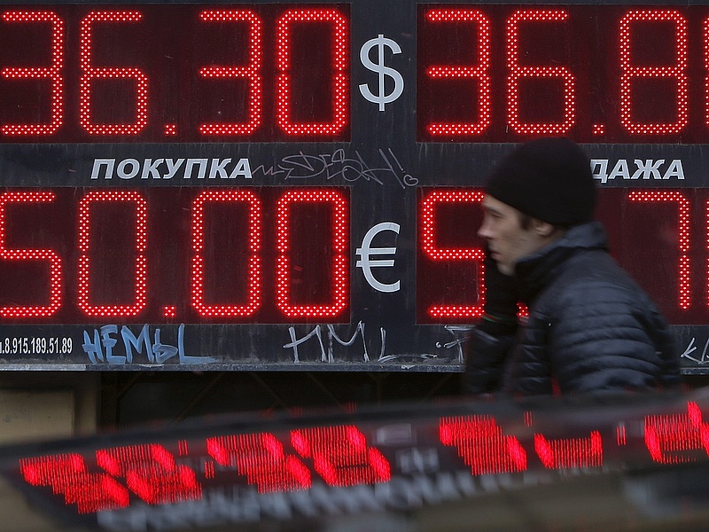 Újabb történelmi mélyponton a rubel árfolyama