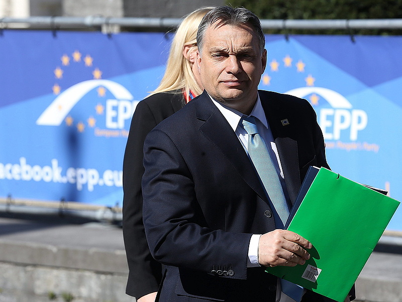 Orbán ipari rezsicsökkentésről beszélt Brüsszelben