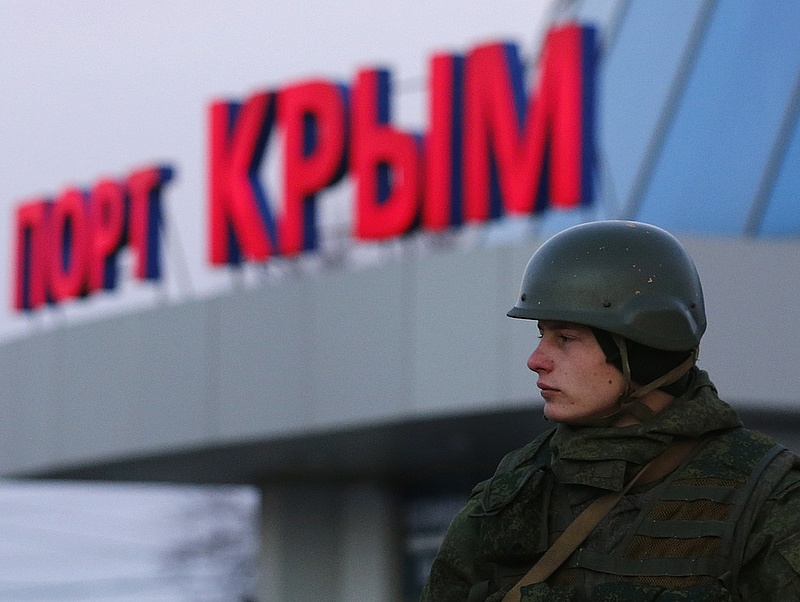 Még több orosz katona a Krímben