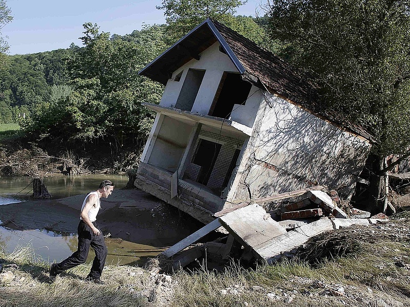 Szerbia árvíz után - romokban