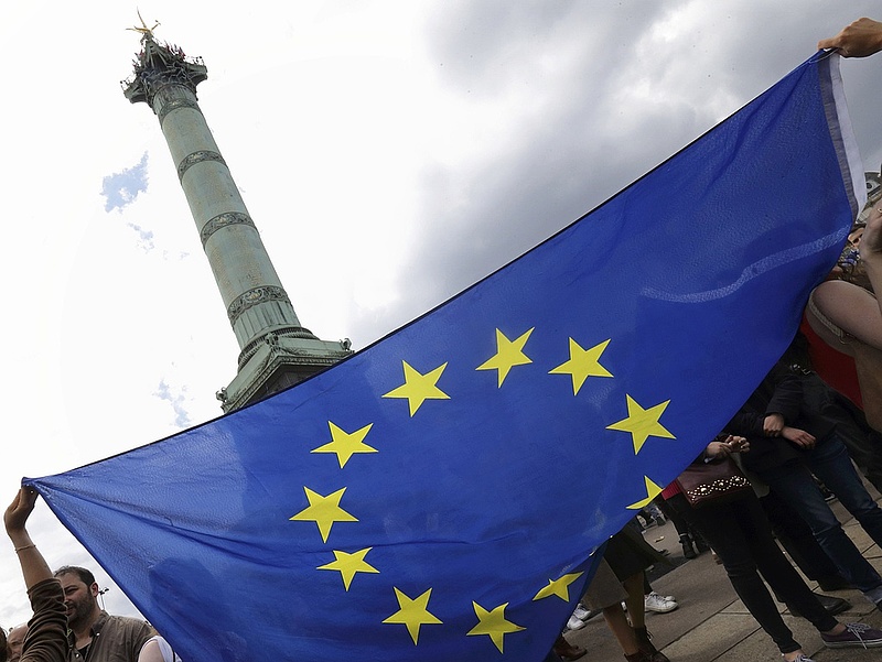 Az EU vízummentességet adhat az év végéig Ukrajnának