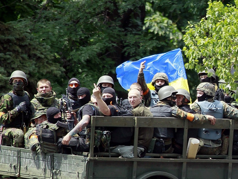 Katonák vasútvonalakat vontak blokád alá a kelet-ukrajnai fronton