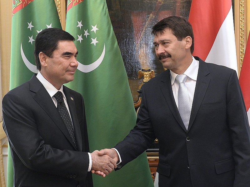 Áder: Türkmenisztán jó gazdasági lehetőségeket kínál a magyar vállalatoknak