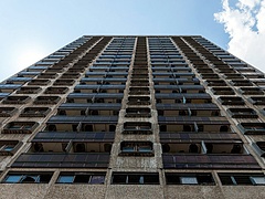 Közép-Európa legmagasabb lakatlan épületét 1,3 milliárdért bontják