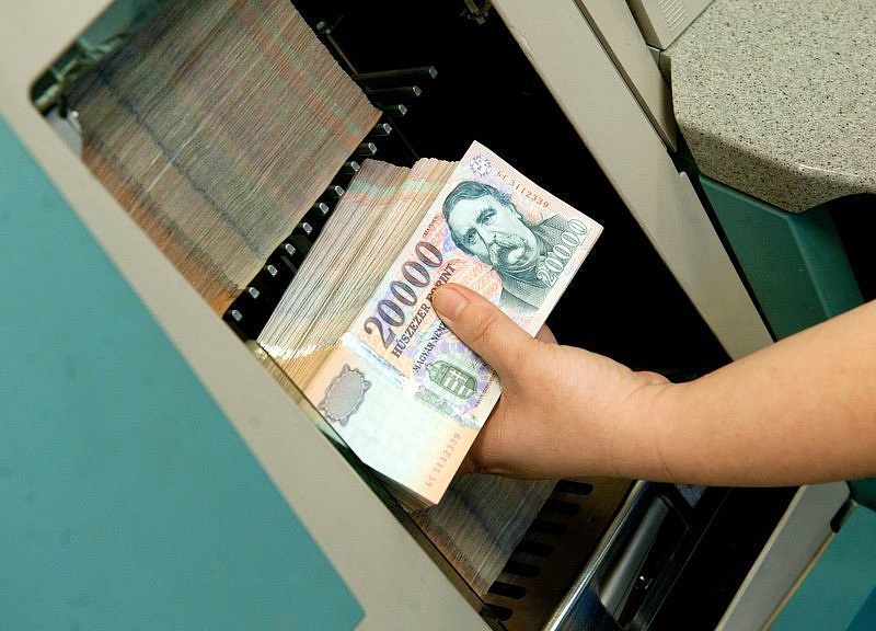 Röghöz kötnek a magyar bankok?
