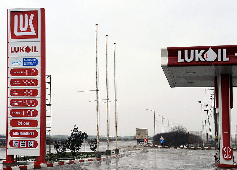 Benzint ad kőolajért a Lukoil Iránnak