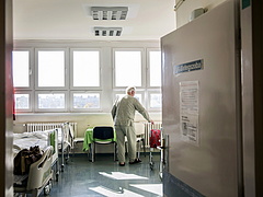 Hetvenkét magyar kórházat nem lehet látogatni