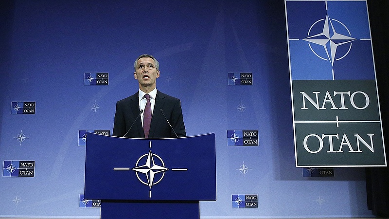 Példátlan mértékben emelkedik a NATO védelmi kiadása