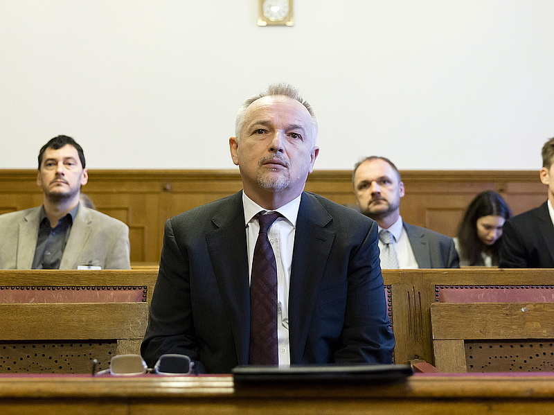 Ügyvédje szerint semmilyen eljárás nem indulhat Hernádi Zsolt ellen vesztegetés ügyében